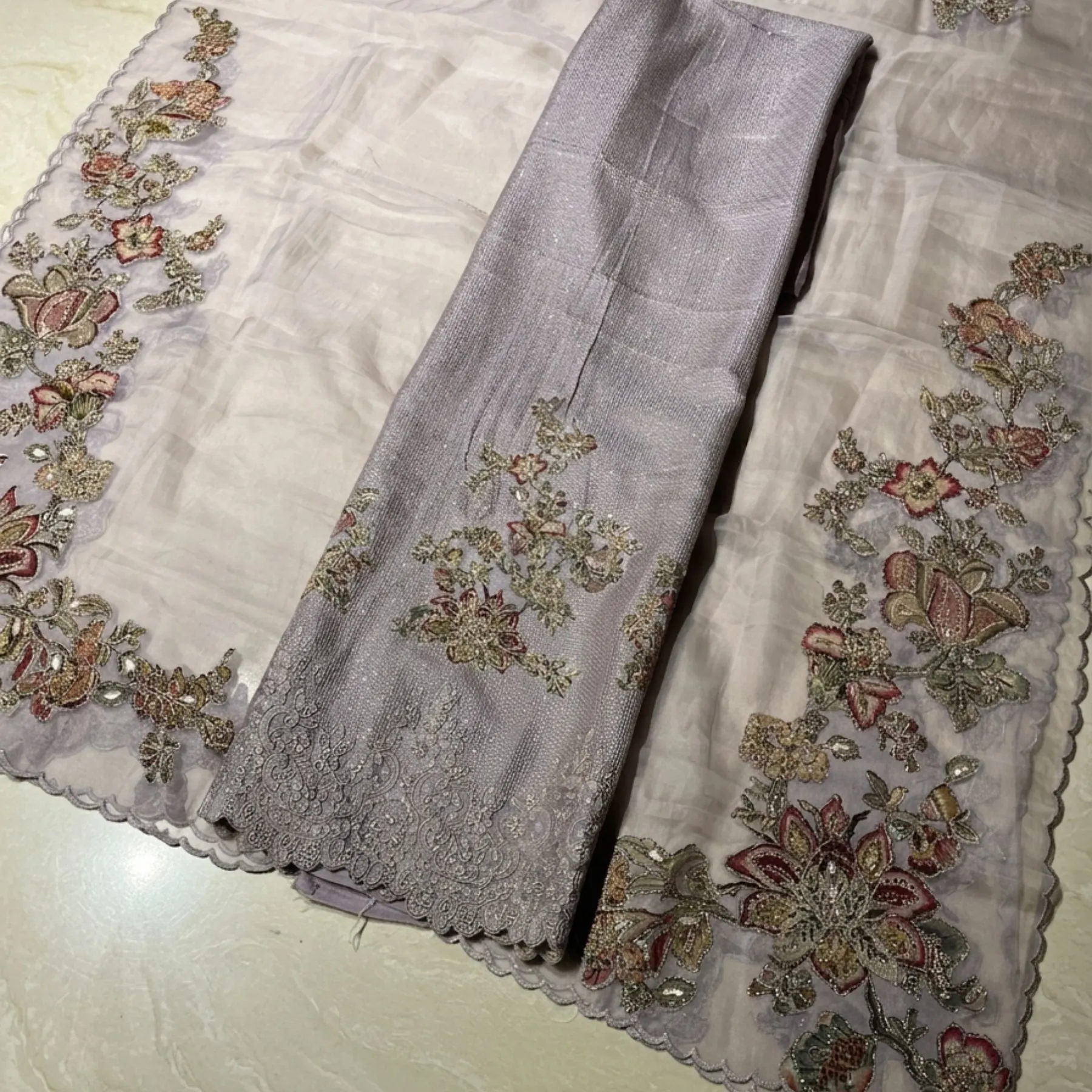 Tabby silk unstitched suit for women