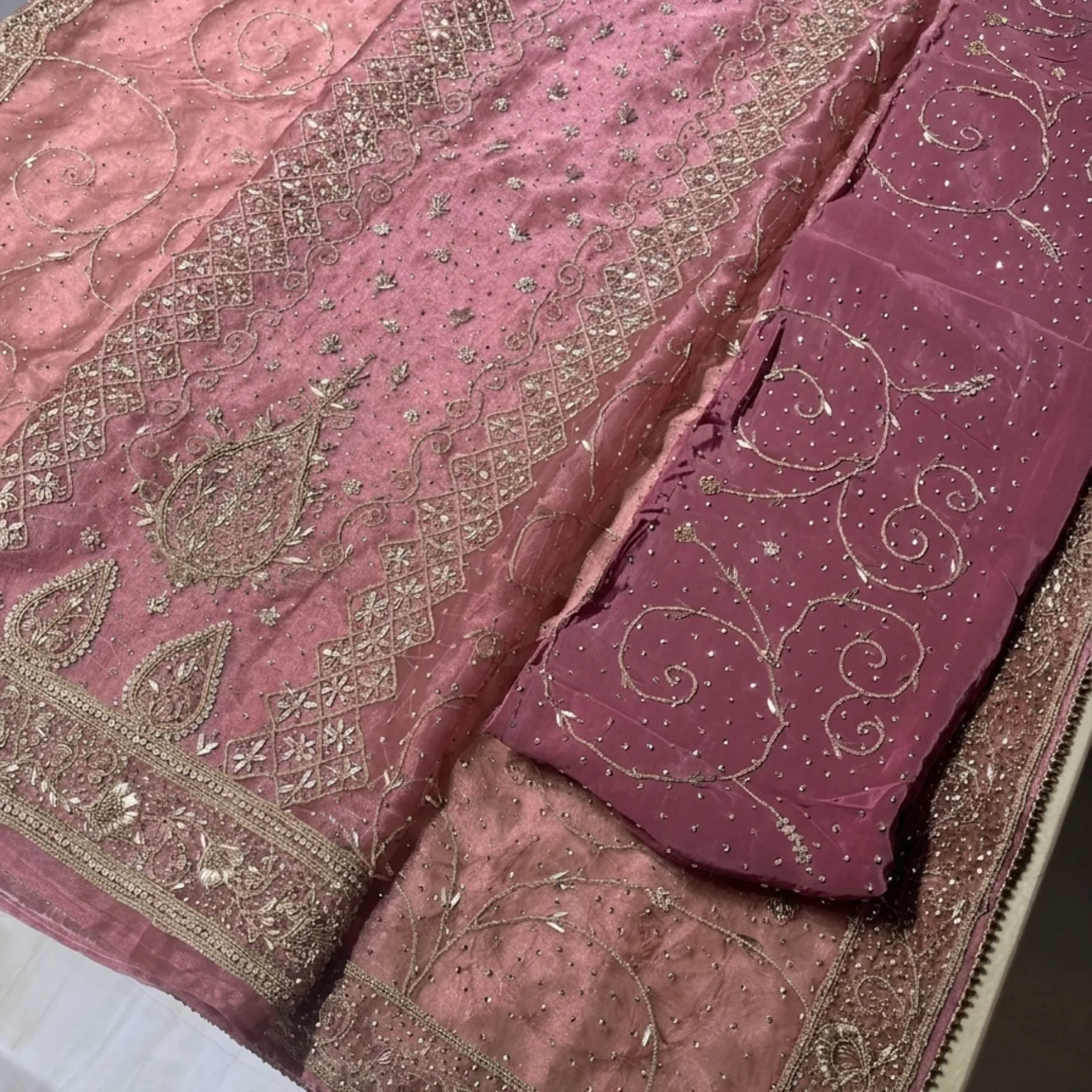 Pure tissue unstitched suit for women