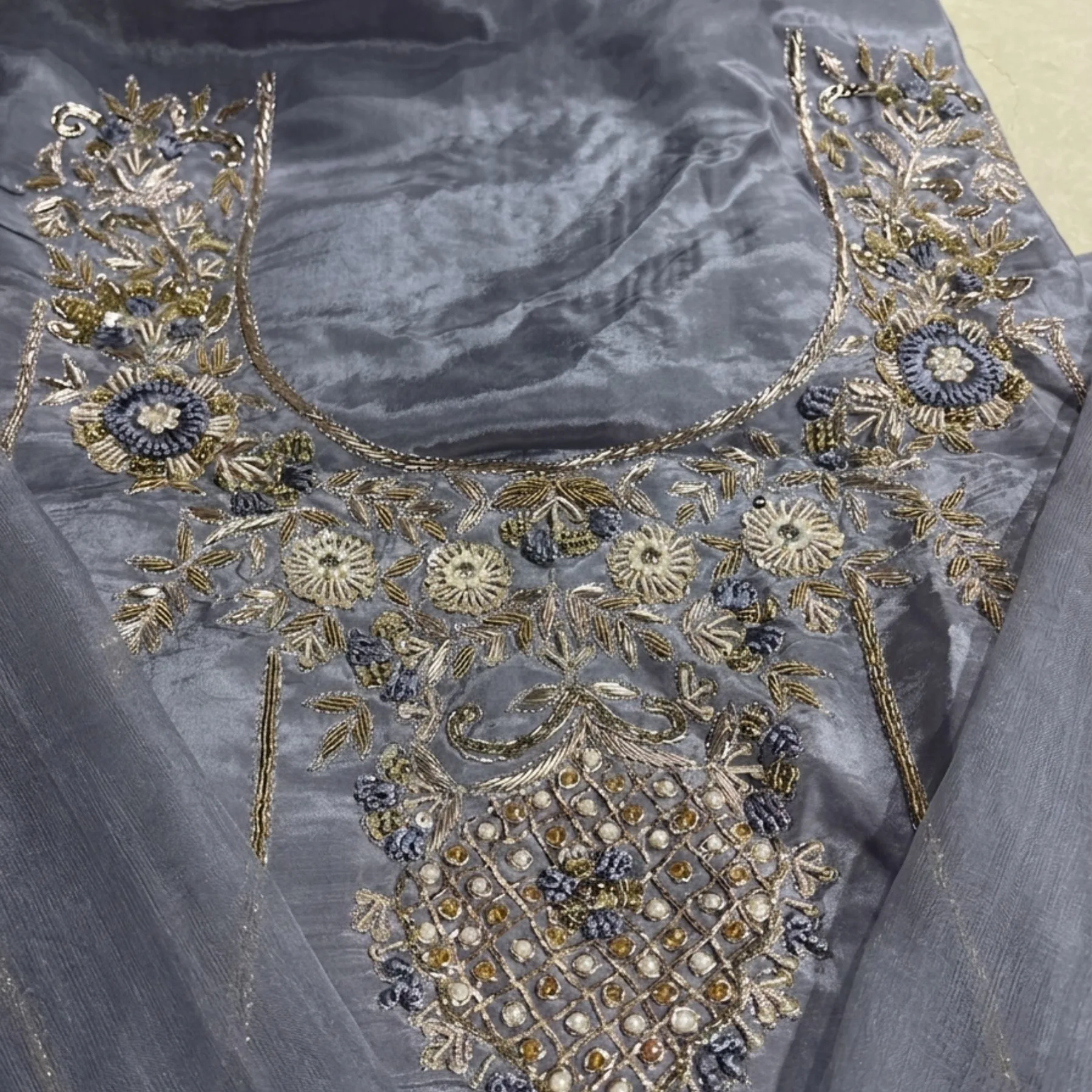 Tabby silk unstitched suit for women