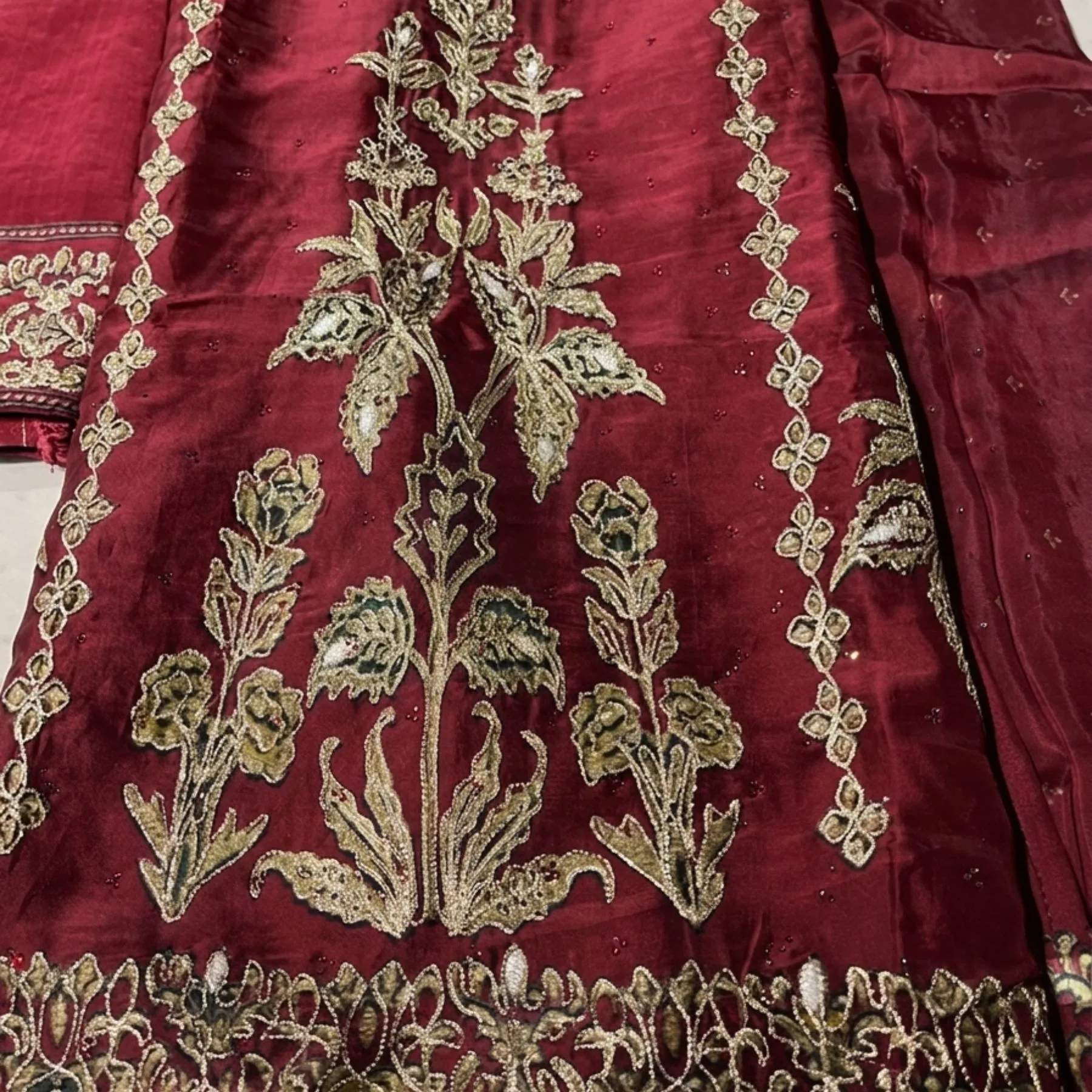 Tabby silk Pakistani print unstitched suit for women