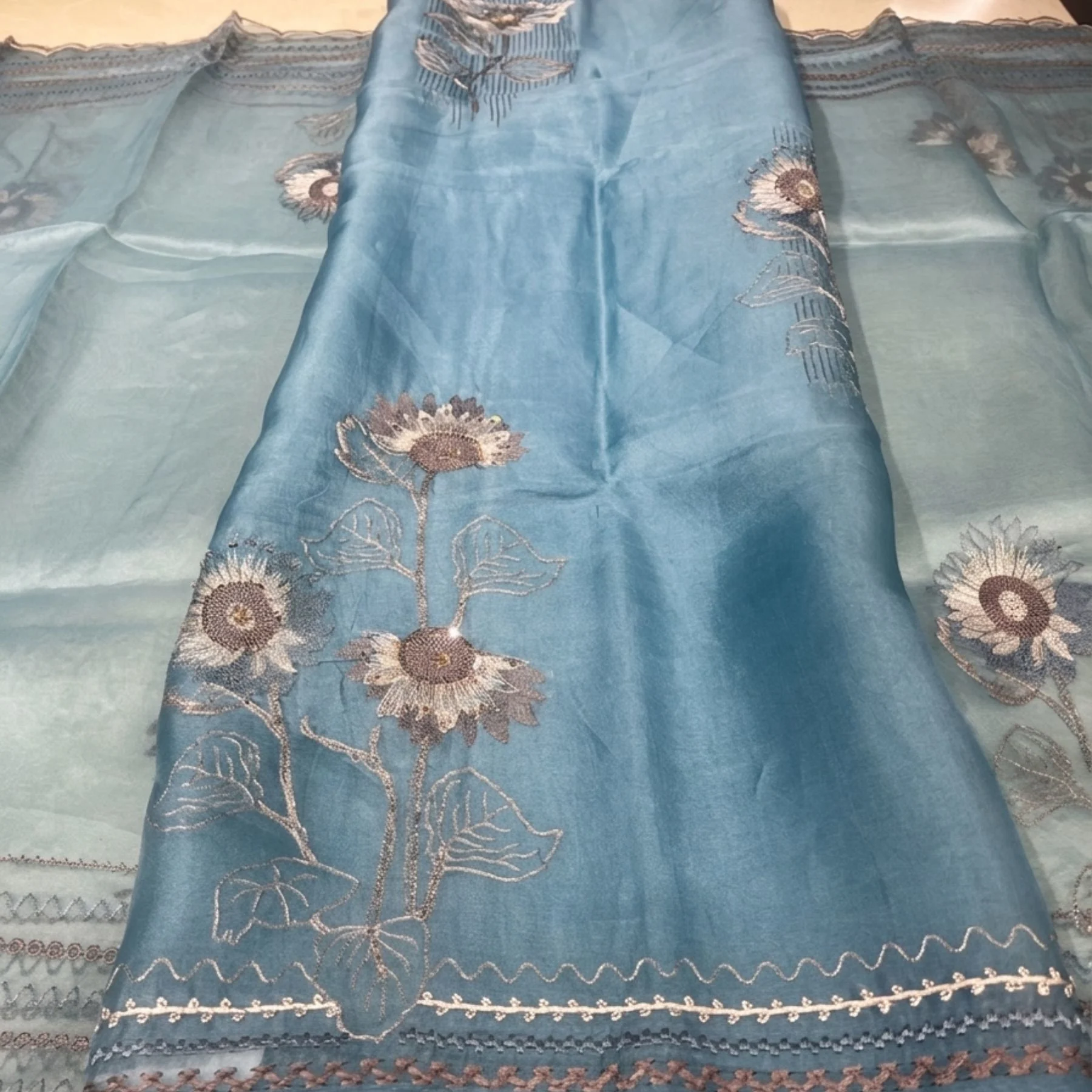Women’s Pure Organza Unstitched Suit with Thread & Shadow Work Embroidery - Image 4