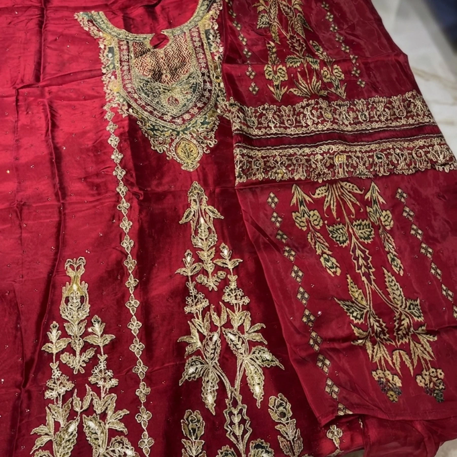 Tabby silk Pakistani print unstitched suit for women